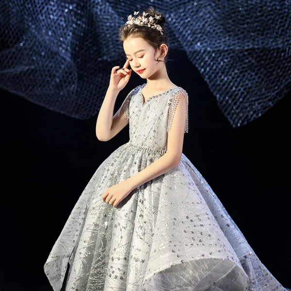 Charming Grey Flower Girl Dresses 2020 Ball Gown V-Neck Sleeveless Sequins Beading Tassel Court Train Ruffle