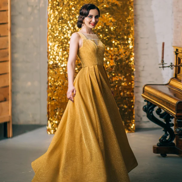Erschwinglich Grau Abendkleider 2020 A Linie Durchsichtige Rundhalsausschnitt Ärmellos Strass Glanz Polyester Lange Rüschen Rückenfreies Festliche Kleider