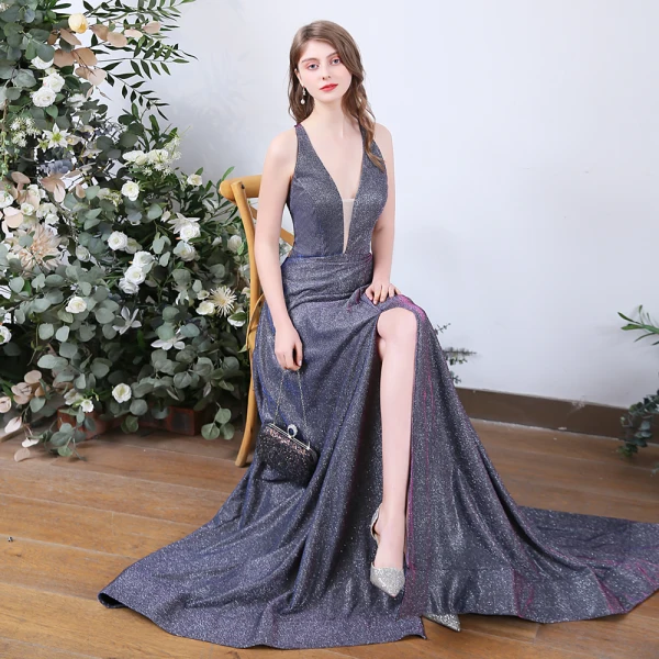 Sexig Mörk Marinblå Aftonklänningar 2020 Prinsessa Djup v-hals Ärmlös Glittriga / Glitter Polyester Slits Fram Svep Tåg Ruffle Halterneck Formella Klänningar