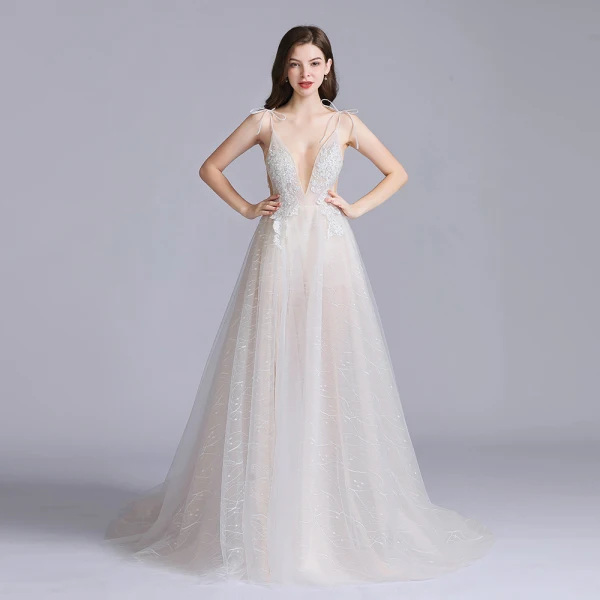 Sexy Champagne Robe De Bal 2020 Princesse Bretelles Spaghetti Col v profond Sans Manches Appliques En Dentelle Fendue devant Tribunal Train Volants Dos Nu Robe De Ceremonie