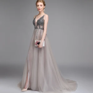 Sexy Gris Robe De Bal 2020 Princesse Col V Profond Sans Manches Perlage Paillettes Fendue Devant Train De Balayage Dos Nu Volants Robe De Ceremonie