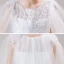 Schöne Weiß Geburtstag Blumenmädchenkleider Mit Schal 2020 Ballkleid Rundhalsausschnitt Ärmellos Applikationen Spitze Perlenstickerei Perle Sweep / Pinsel Zug