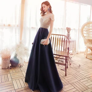 Haut De Gamme Bleu Marine Satin Robe De Soirée 2020 Princesse Transparentes V Cou Manches Courtes Perlage Train De Balayage Volants Dos Nu Robe De Ceremonie