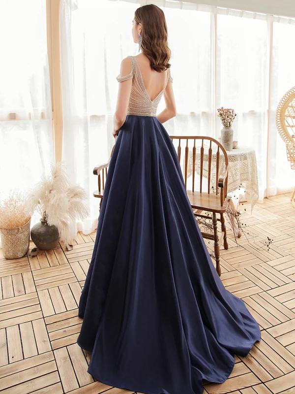 High End Marineblau Satin Abendkleider 2020 A Linie Durchsichtige V-Ausschnitt Kurze Ärmel Perlenstickerei Sweep / Pinsel Zug Rüschen Rückenfreies Festliche Kleider