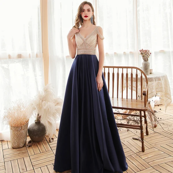 High End Marineblau Satin Abendkleider 2020 A Linie Durchsichtige V-Ausschnitt Kurze Ärmel Perlenstickerei Sweep / Pinsel Zug Rüschen Rückenfreies Festliche Kleider