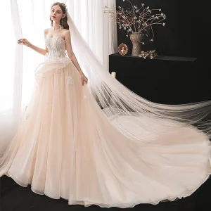 Fine Champagne Bryllups Brudekjoler 2020 Prinsesse Kjæreste Uten Ermer Ryggløse Appliques Blonder Beading Chapel Train Buste