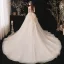 Fine Champagne Bryllups Brudekjoler 2020 Prinsesse Kjæreste Uten Ermer Ryggløse Appliques Blonder Beading Chapel Train Buste