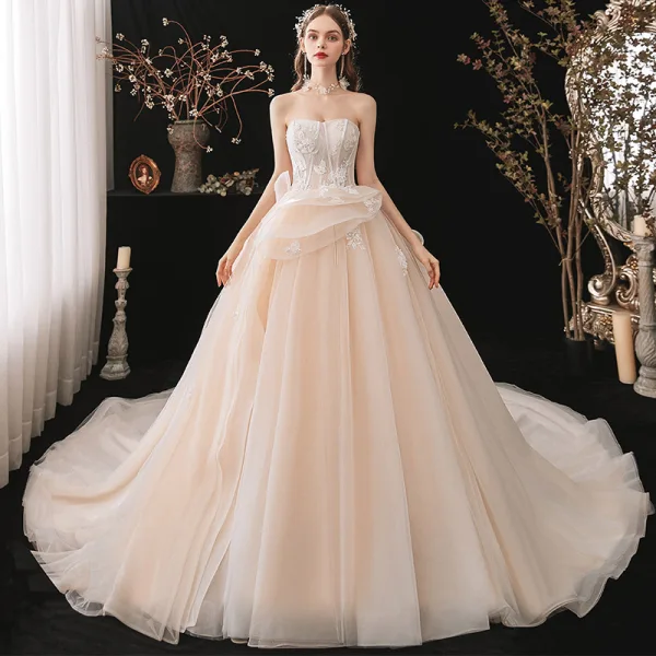 Fine Champagne Bryllups Brudekjoler 2020 Prinsesse Kjæreste Uten Ermer Ryggløse Appliques Blonder Beading Chapel Train Buste