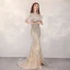 Luxe Doré Transparentes Robe De Soirée 2020 Trompette / Sirène Encolure Dégagée Manches Courtes Perlage Plumes Fendue devant Train De Balayage Robe De Ceremonie