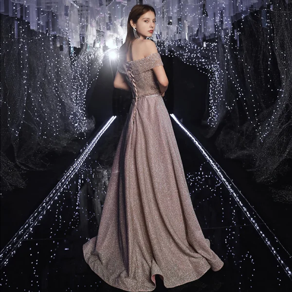 Haut de Gamme Marron Robe De Soirée 2020 Princesse De l'épaule Manches Courtes Paillettes Perlage Ceinture Glitter Polyester Longue Volants Dos Nu Robe De Ceremonie