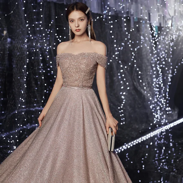 Haut de Gamme Marron Robe De Soirée 2020 Princesse De l'épaule Manches Courtes Paillettes Perlage Ceinture Glitter Polyester Longue Volants Dos Nu Robe De Ceremonie