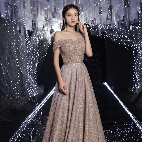 Haut de Gamme Marron Robe De Soirée 2020 Princesse De l'épaule Manches Courtes Paillettes Perlage Ceinture Glitter Polyester Longue Volants Dos Nu Robe De Ceremonie