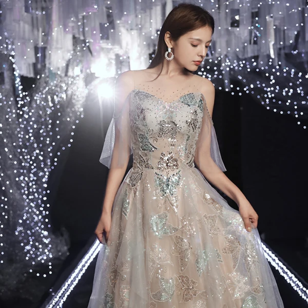Illusion Gris Robe De Soirée 2020 Princesse Transparentes Encolure Dégagée Manches Courtes Perlage Paillettes Longue Volants Dos Nu Robe De Ceremonie