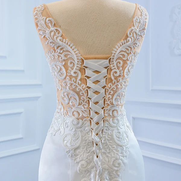 High End Weiß Satin Hochzeits Brautkleider / Hochzeitskleider 2020 Meerjungfrau Tiefer V-Ausschnitt Ärmellos Rückenfreies Applikationen Spitze Perlenstickerei Gespaltete Front Hof-Schleppe