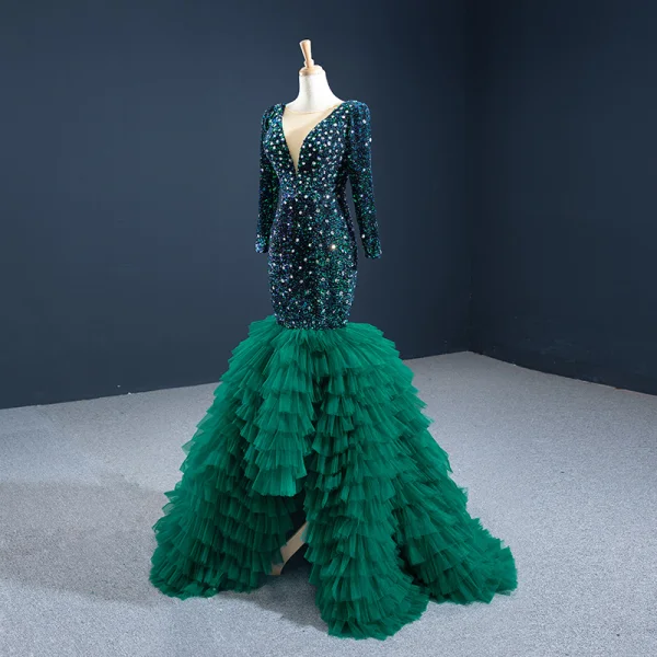 Luxe Vert Foncé Tapis rouge Robe De Soirée 2020 Trompette / Sirène Transparentes Col v profond Manches Longues Faux Diamant Paillettes Train De Balayage Volants en Cascade Dos Nu Robe De Ceremonie