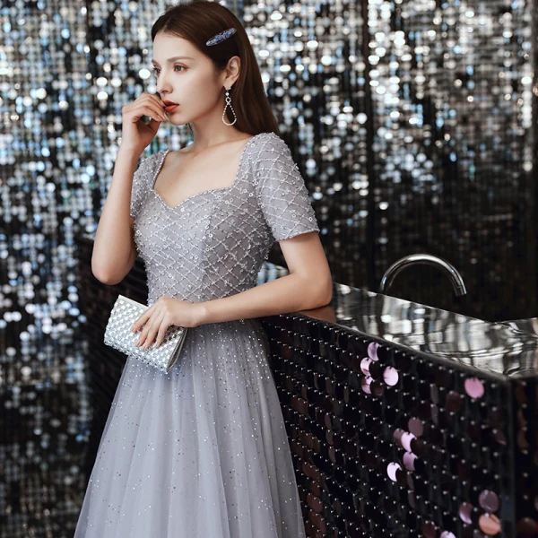 Classique Gris Dansant Robe De Bal 2020 Princesse Encolure Carrée Manches Courtes Paillettes Perlage Longue Volants Dos Nu Robe De Ceremonie