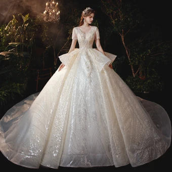 Scintillantes Champagne La Mariée Robe De Mariée 2020 Robe Boule V Cou Manches Courtes Dos Nu Appliques Paillettes Cathedral Train Volants