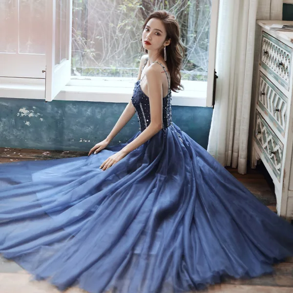 Élégant Bleu Marine Dansant Robe De Bal 2020 Princesse Bretelles Spaghetti Sans Manches Perlage Longue Volants Dos Nu Robe De Ceremonie