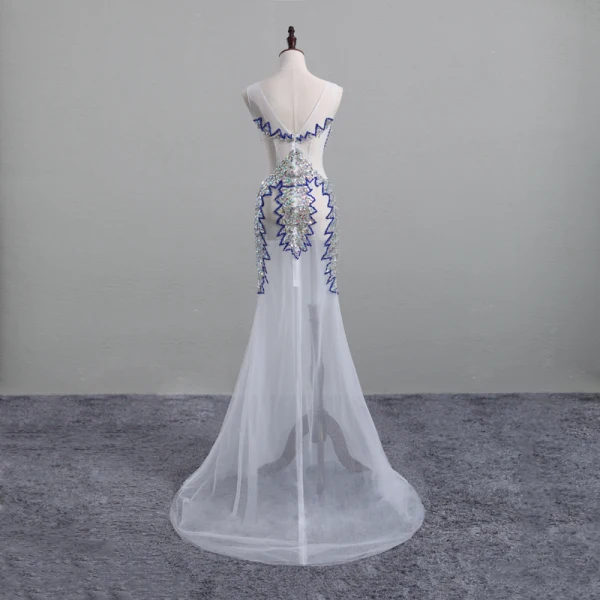 Sexy Blanche Transparentes Robe De Soirée 2020 Trompette / Sirène Col v profond Sans Manches Paillettes Perlage Train De Balayage Volants Dos Nu Robe De Ceremonie
