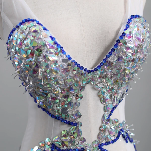 Sexy Blanche Transparentes Robe De Soirée 2020 Trompette / Sirène Col v profond Sans Manches Paillettes Perlage Train De Balayage Volants Dos Nu Robe De Ceremonie