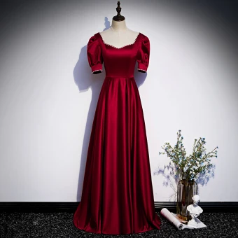 Simple Bordeaux Satin Dansant Robe De Bal 2020 Princesse Encolure Carrée Gonflée Manches Courtes Longue Perle Volants Dos Nu Robe De Ceremonie