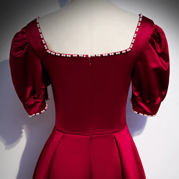 Modest / Simple Burgundy Satin Dancing Prom Dresses 2020 A-Line / Princess Square Neckline Puffy Short Sleeve Floor-Length / Long Pearl Ruffle Backless Formal Dresses
