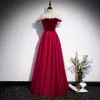 Chic / Beautiful Burgundy Dancing Prom Dresses 2020 A-Line / Princess Off-The-Shoulder Short Sleeve Spotted Tulle Floor-Length / Long Ruffle Formal Dresses