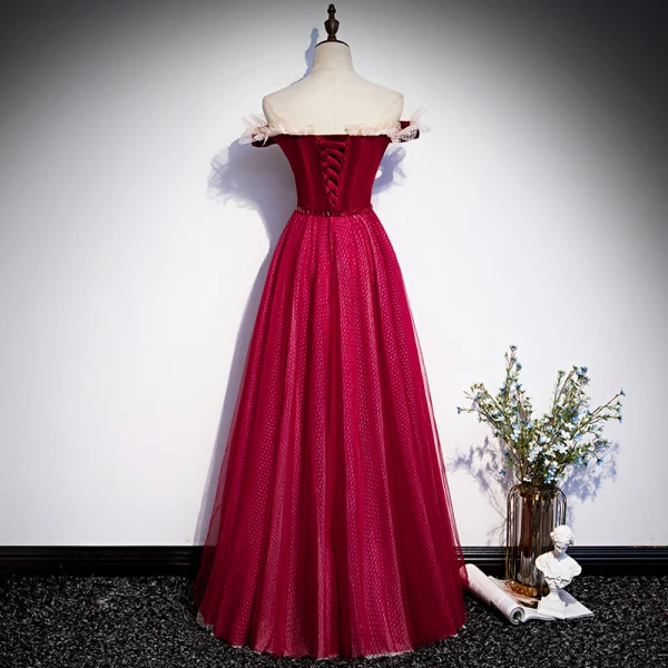 Chic / Beautiful Burgundy Dancing Prom Dresses 2020 A-Line / Princess Off-The-Shoulder Short Sleeve Spotted Tulle Floor-Length / Long Ruffle Formal Dresses