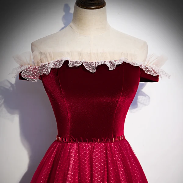 Chic / Beautiful Burgundy Dancing Prom Dresses 2020 A-Line / Princess Off-The-Shoulder Short Sleeve Spotted Tulle Floor-Length / Long Ruffle Formal Dresses