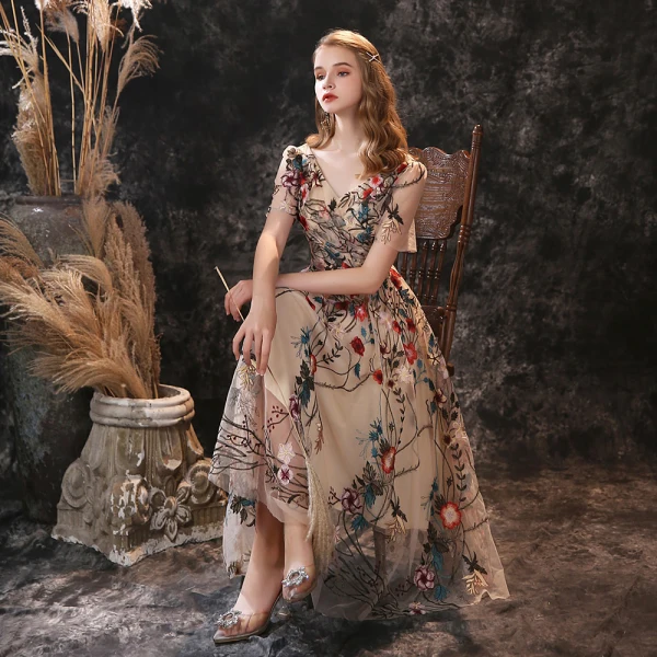 Flower Fairy Champagne Homecoming Graduation Dresses 2020 A-Line / Princess V-Neck Short Sleeve Flower Embroidered Tea-length Ruffle Backless Formal Dresses