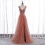 Elegante Pearl Rosa Ballkleider 2020 A Linie Tiefer V-Ausschnitt Ärmellos Pailletten Perlenstickerei Gespaltete Front Sweep / Pinsel Zug Rüschen Rückenfreies Festliche Kleider