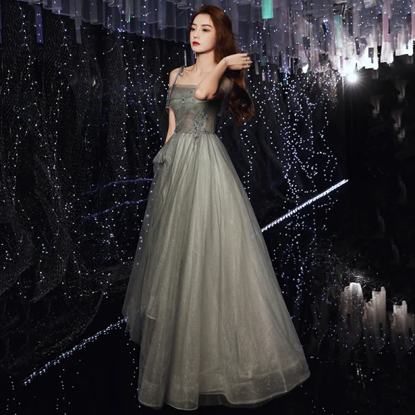 Élégant Glitter Argenté Robe De Bal 2020 Princesse Bretelles Spaghetti Manches Courtes Perlage Longue Volants Dos Nu Robe De Ceremonie