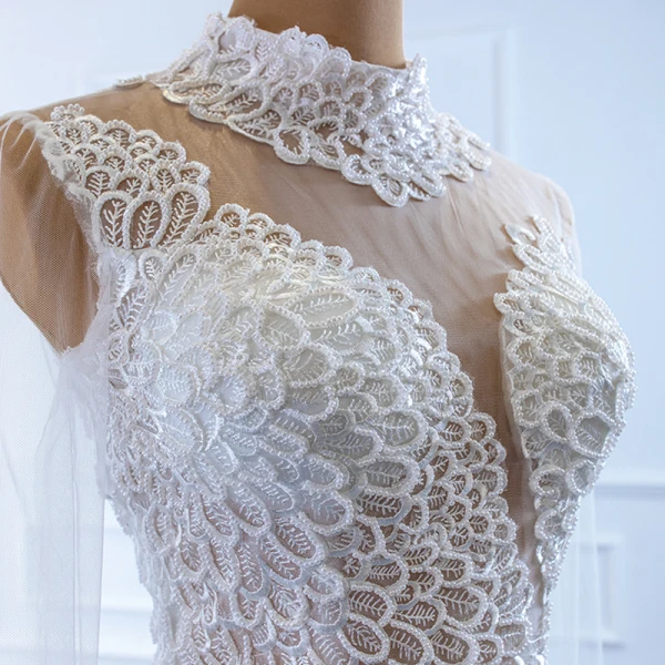 Luxe Blanche Transparentes La Mariée Robe De Mariée 2020 Trompette / Sirène Col Haut Manches Longues Appliques En Dentelle Fait main Perlage Train De Balayage