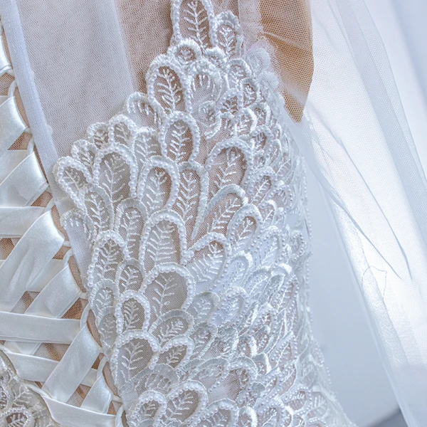 Luxe Blanche Transparentes La Mariée Robe De Mariée 2020 Trompette / Sirène Col Haut Manches Longues Appliques En Dentelle Fait main Perlage Train De Balayage