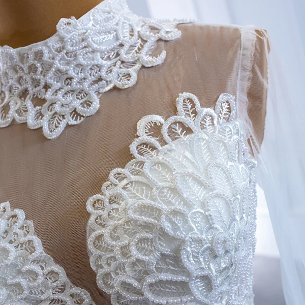 Luxe Blanche Transparentes La Mariée Robe De Mariée 2020 Trompette / Sirène Col Haut Manches Longues Appliques En Dentelle Fait main Perlage Train De Balayage