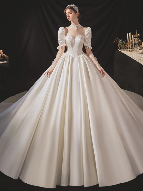 Luxe Ivoire Satin La Mariée Robe De Mariée 2020 Robe Boule Transparentes Col Haut Gonflée Manches Courtes Dos Nu Appliques En Dentelle Perlage Cathedral Train Volants