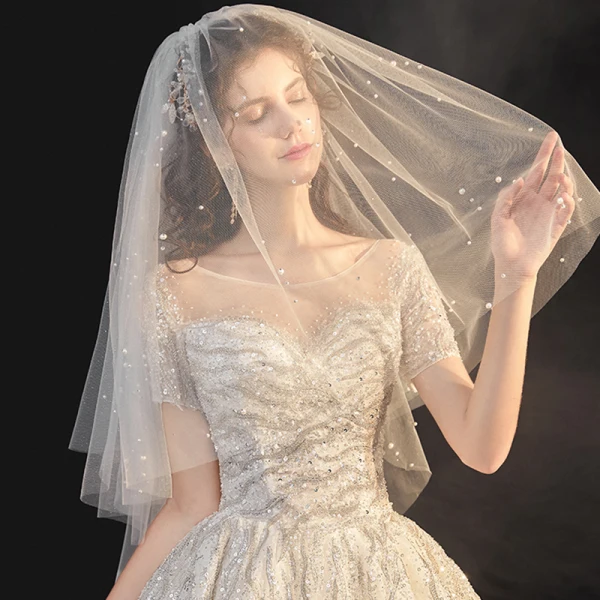 Élégant Champagne La Mariée Robe De Mariée 2020 Robe Boule Transparentes Encolure Dégagée Manches Courtes Dos Nu Paillettes Perlage Glitter Tulle Cathedral Train Volants