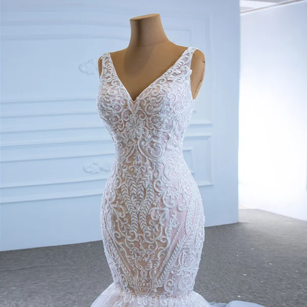 High-end White Bridal Wedding Dresses 2020 Trumpet / Mermaid V-Neck Sleeveless Backless Appliques Lace Beading Court Train Ruffle