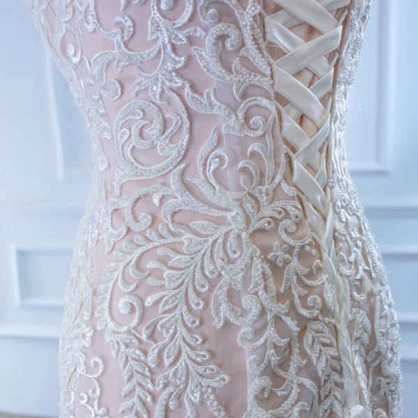 High-end White Bridal Wedding Dresses 2020 Trumpet / Mermaid V-Neck Sleeveless Backless Appliques Lace Beading Court Train Ruffle
