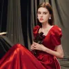 Vintage / Originale Rouge Satin Dansant Robe De Bal 2020 Princesse Encolure Carrée Gonflée Manches Courtes Noeud Longue Dos Nu Robe De Ceremonie
