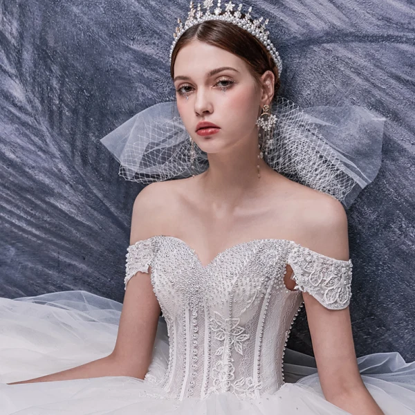 Luxury / Gorgeous Ivory Bridal Wedding Dresses 2020 Ball Gown Off-The-Shoulder Short Sleeve Backless Appliques Lace Beading Pearl Cathedral Train Ruffle