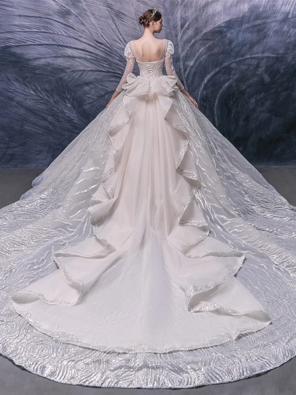 Style Victorien Champagne La Mariée Robe De Mariée 2020 Robe Boule Transparentes Encolure Carrée Gonflée 3/4 Manches Dos Nu Appliques Paillettes Perlage Cathedral Train Volants