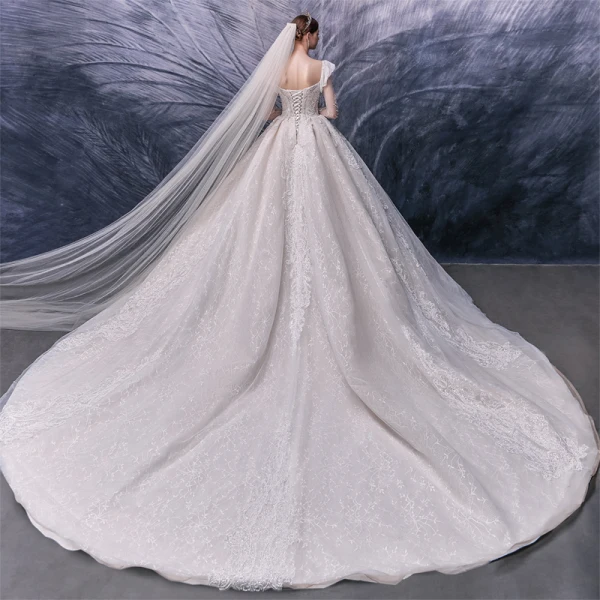 Vintage / Originale Champagne La Mariée Robe De Mariée 2020 Robe Boule Encolure Carrée Gonflée Détachable 3/4 Manches Dos Nu Fait main Perlage Cathedral Train Volants