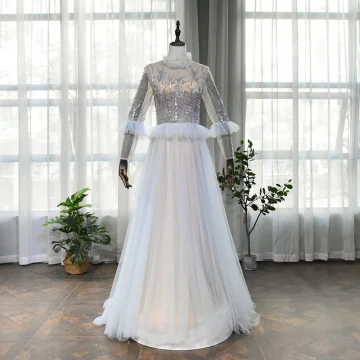 Haut De Gamme Argenté Tapis Rouge Robe De Soirée 2020 Princesse Transparentes Col Haut Manches Longues Fait Main Perlage Paillettes Train De Balayage Volants Robe De Ceremonie
