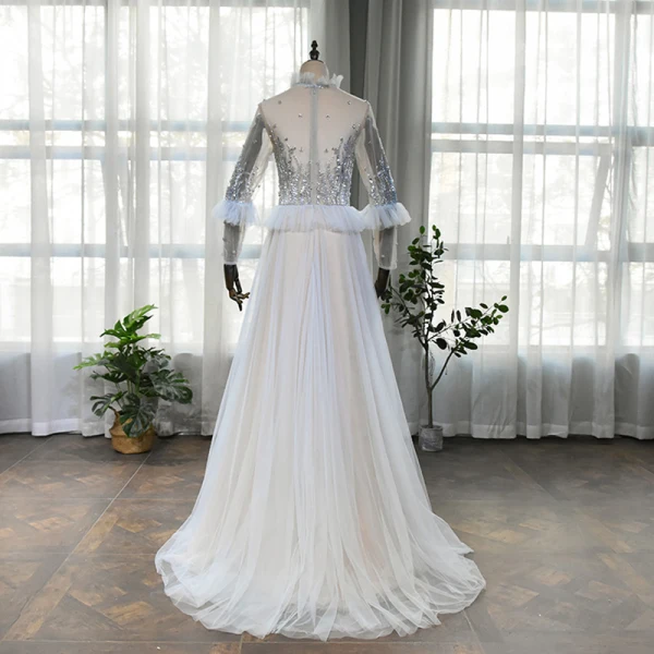 Haut de Gamme Argenté Tapis rouge Robe De Soirée 2020 Princesse Transparentes Col Haut Manches Longues Fait main Perlage Paillettes Train De Balayage Volants Robe De Ceremonie