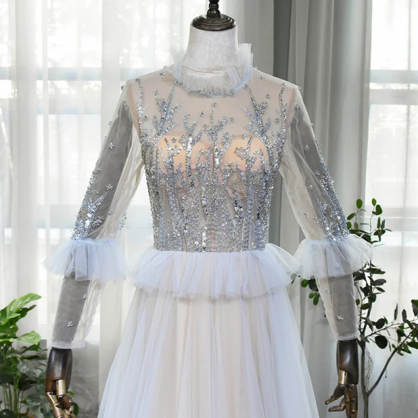 Haut de Gamme Argenté Tapis rouge Robe De Soirée 2020 Princesse Transparentes Col Haut Manches Longues Fait main Perlage Paillettes Train De Balayage Volants Robe De Ceremonie