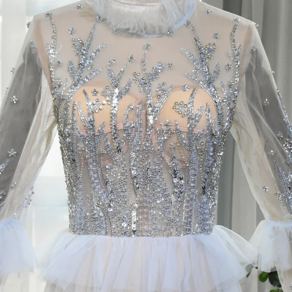 Haut de Gamme Argenté Tapis rouge Robe De Soirée 2020 Princesse Transparentes Col Haut Manches Longues Fait main Perlage Paillettes Train De Balayage Volants Robe De Ceremonie
