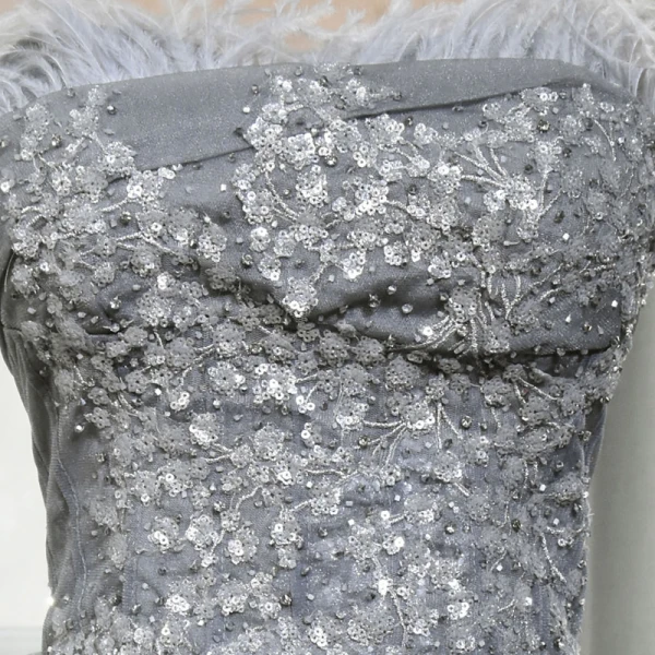 High End Grau Ballkleider 2020 A Linie Bandeau Ärmellos Feder Perlenstickerei Pailletten Glanz Tülle Lange Rüschen Rückenfreies Festliche Kleider