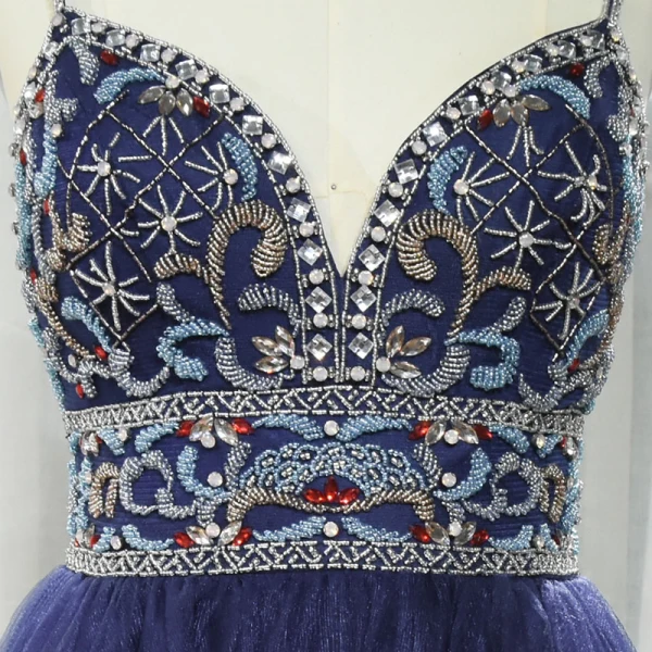 Haut de Gamme Bleu Marine Dansant Robe De Bal 2020 Princesse Bretelles Spaghetti Sans Manches Perlage Faux Diamant Longue Volants Dos Nu Robe De Ceremonie