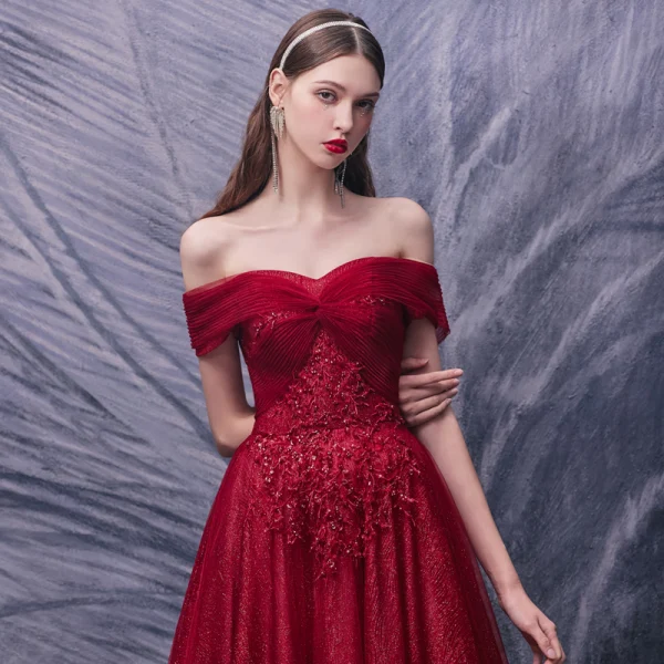Schöne Rot Ballkleider 2020 A Linie Off Shoulder Kurze Ärmel Applikationen Spitze Pailletten Perlenstickerei Glanz Tülle Sweep / Pinsel Zug Rüschen Rückenfreies Festliche Kleider